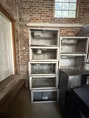 Reptile vision cages of varying sizes