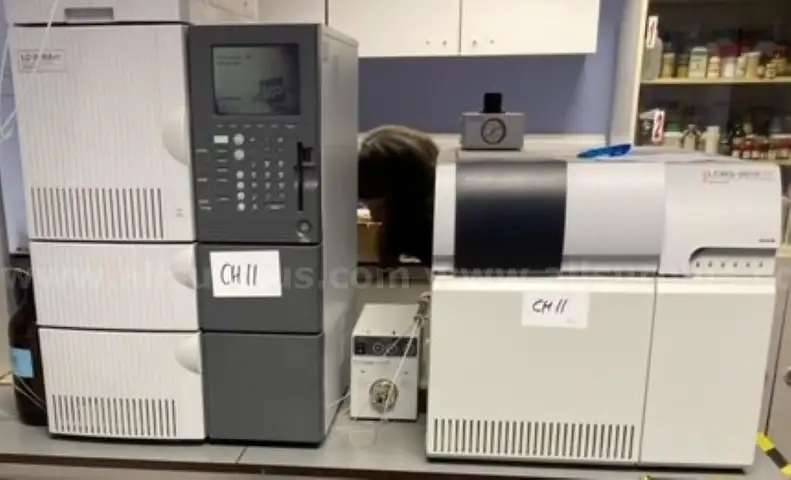 Shimadzu 2010 EV LCMS + LC2010A HT HPLC