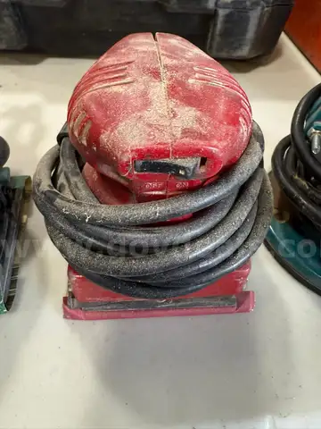 Red Palm Sander – Untested