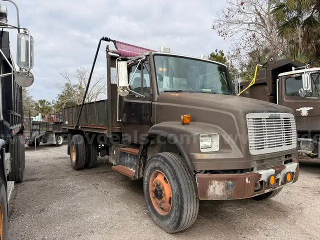 2004 Freightliner FL80