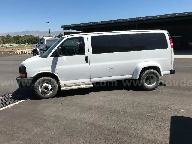 2011 CHEVROLET EXPRESS 3500 PASSENGER VAN