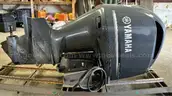 Yamaha 4 stroke 300 V6 outboard motor