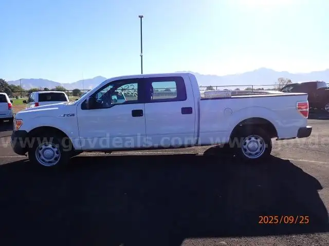 2012 FORD F150 XL CREW CAB 4X2 LB TRUCK