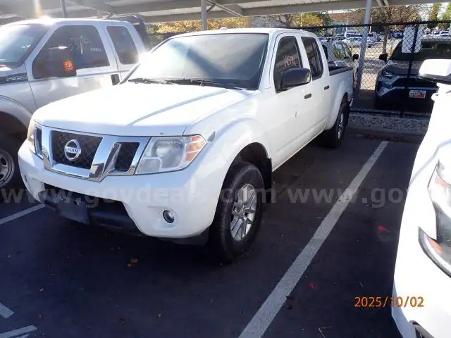 2017 NISSAN FRONTIER SV CREW CAB 4X4 TRUCK (NEEDS CATALYTIC CONVERTERS)