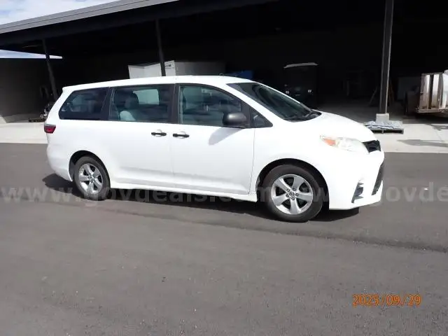 2018 TOYOTA SIENNA L 7-SEATER FWD MINI VAN