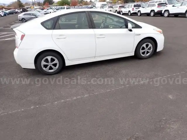 2014 TOYOTA PRIUS II 4 DOOR HYBRID SEDAN