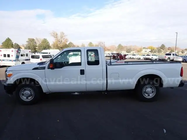2011 FORD F250 XL EXTENDED CAB 4X2 TRUCK