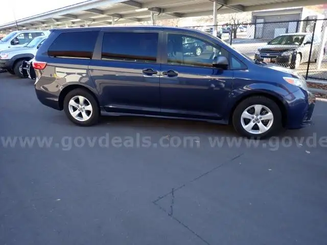 2020 Toyota Sienna FWD Mini Van