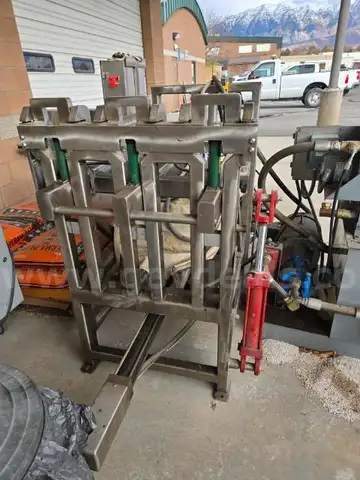 Road surfacing Lab Equipment Troxler Linear Kneading Compactor