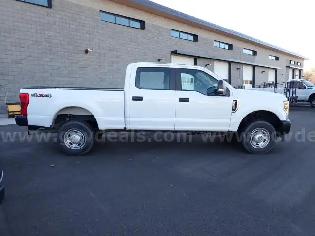 2019 FORD F250 XL CREW CAB 4X4 SB TRUCK