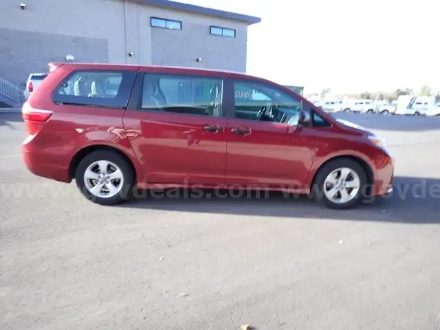 2018 TOYOTA SIENNA L
