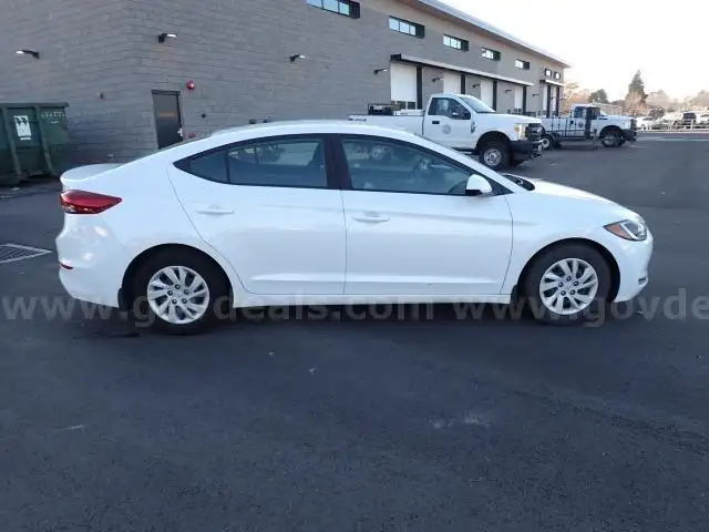 2018 HYUNDAI ELANTRA SE
