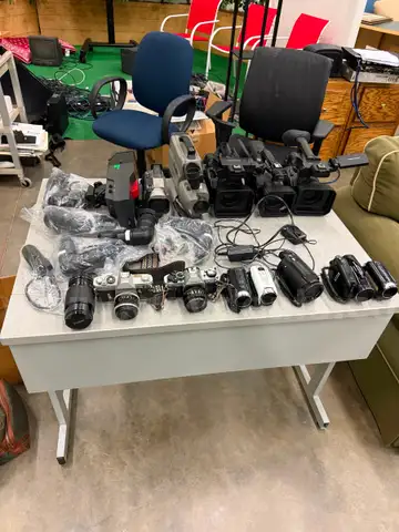 Old Cameras (one lot)