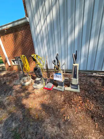 4 Vacuum Clean 3 Floor Scrubbers