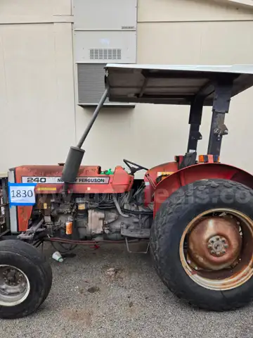 1996 Massey Ferguson Tractor