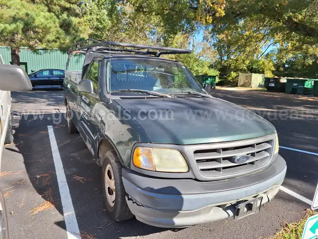 2003 Ford F-150 XL Long Bed 2WD