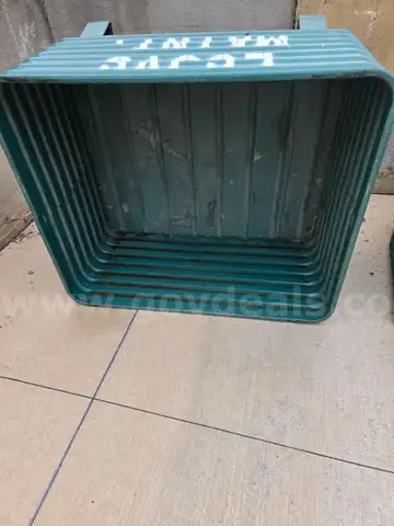 Metal gondola
