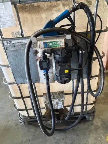 Large Plastic Tank with Pump