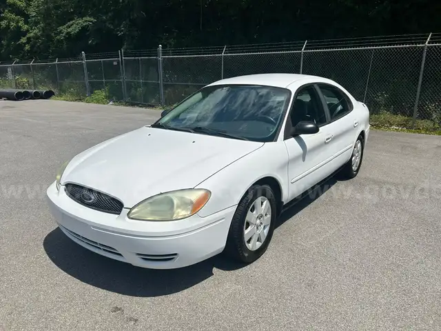 2004 Ford Taurus
