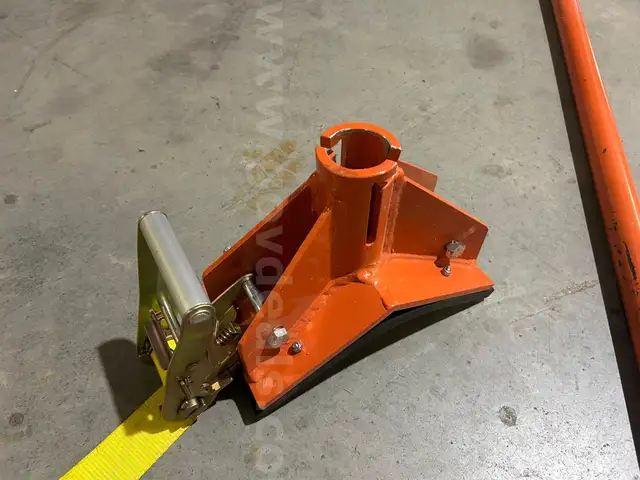 Lamco Slings and Rigging pole roller