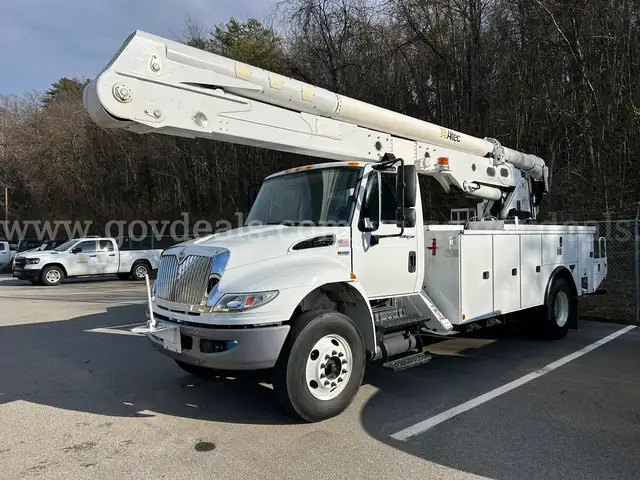 2013 International 4400 - Altec Bucket Truck