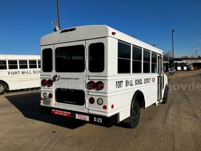 2004 CHEVROLET COLLINS MINI BUS | GovDeals