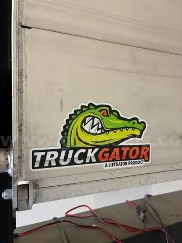 TRUCKGATOR Liftgator Hitch Mount Lift Gate