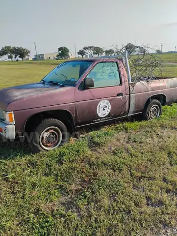 1993 NISSAN PICKUP TRUCK