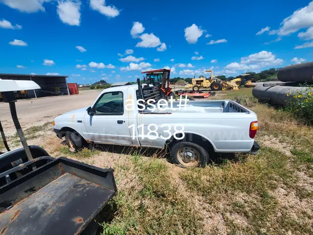2001 Mazda B-Series B2500 SX Reg. Cab 2WD
