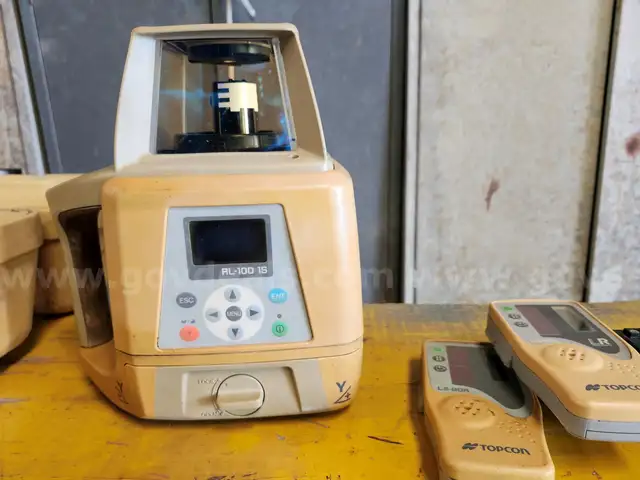 TOPCON LASER LEVELING EQUIPMENT