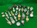VARIOUS PIECES OF JEWELRY