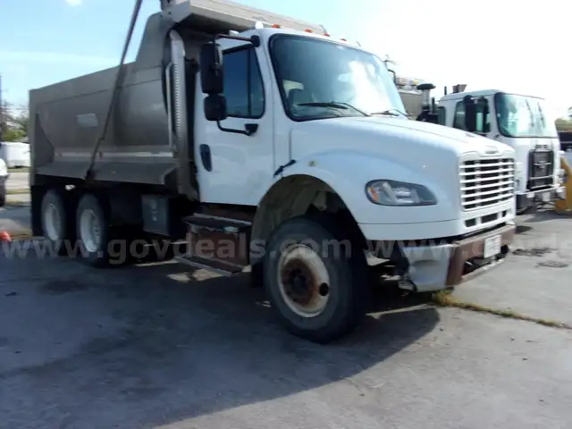 2014 Freightliner M2 106