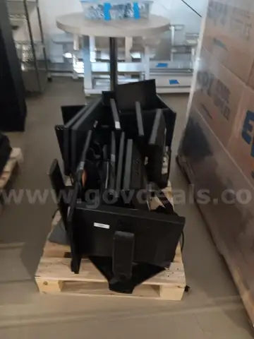 13&#x22; Dell monitors