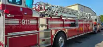 2005 Pierce Arrow XT Ladder Fire Truck Unit# 9077