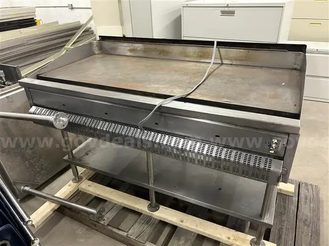 Commercial Flat-Top Griddle