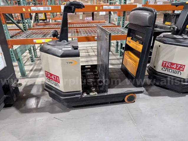 Crown TR3600-200 Tow Tractor, 10,000 lb. Capacity