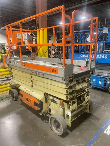 2004 JLG 3246ES Scissor Lift
