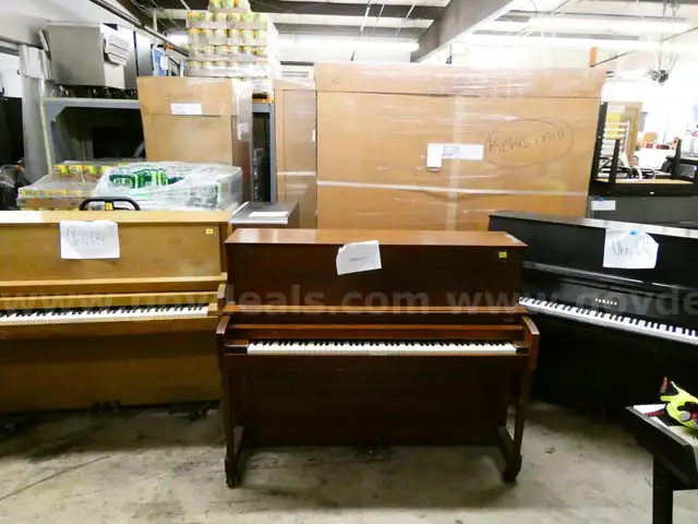 3 pianos