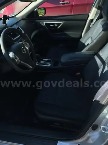 2016 Nissan 4D Sedan