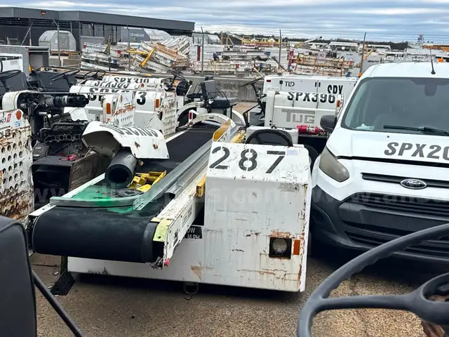 2010 TEXTRON 440E CONVEYOR BELT LOADER