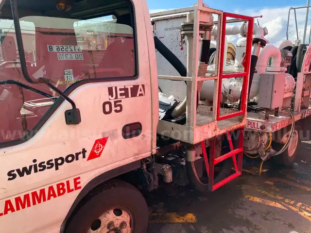 2006 Isuzu NPR -