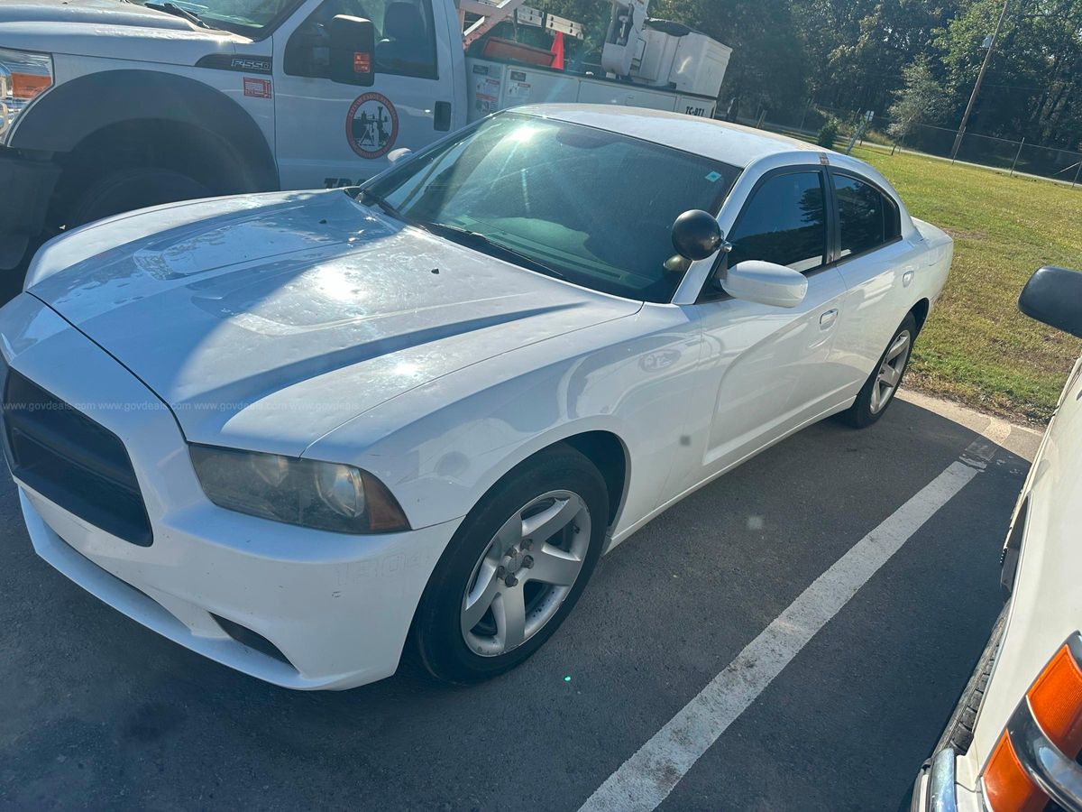 2013 Dodge Charger | GovDeals