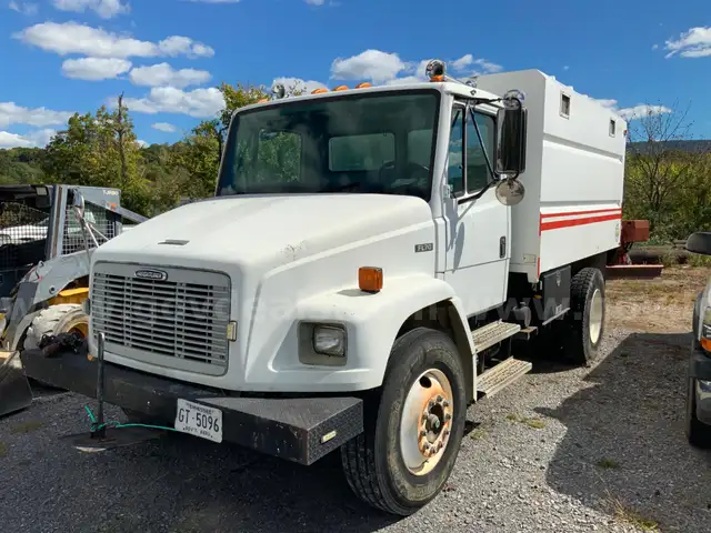1998 Freightliner FL70