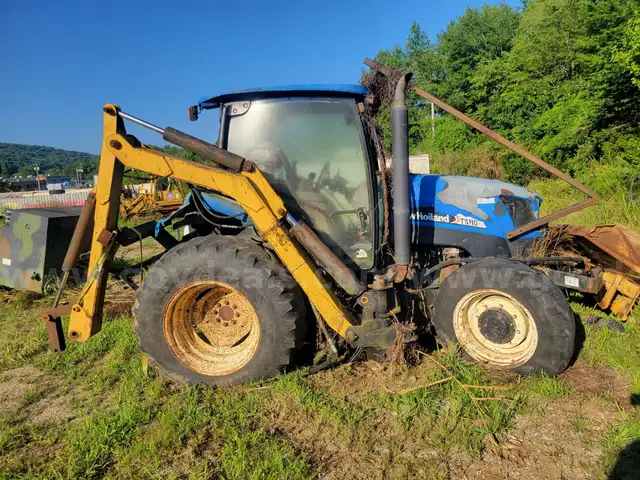 New Holland TS110A