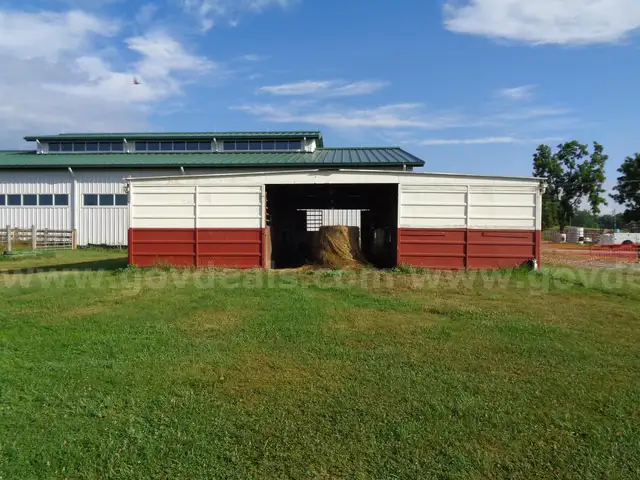 MODULAR STALL BARN