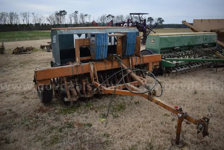 MARLISS 7' GRAIN DRILL