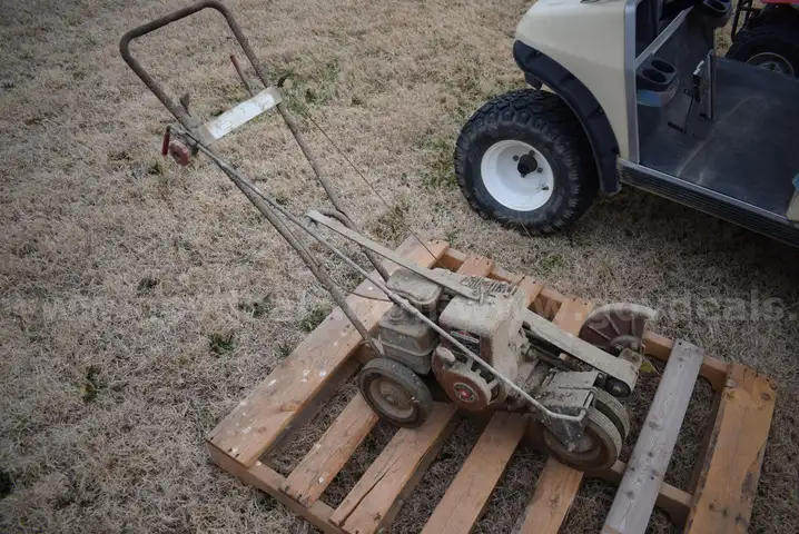LOT# 2: Tractor Attachments & Toolbar Accessories