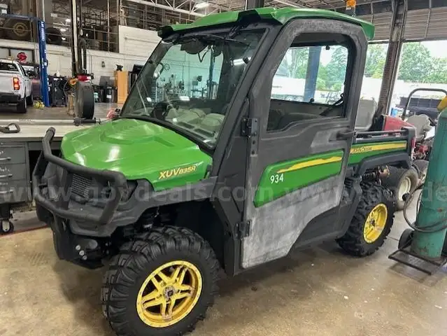 2018 John Deere XUV835R