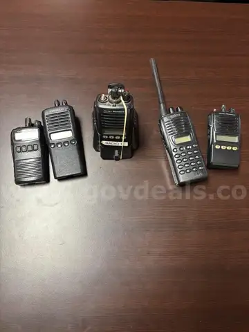 5 RADIOS (KENWOOD, VERTEX &#x26; RELM)