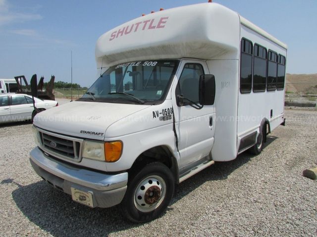 05 Ford E 350 Super Duty 14 Passenger Shuttle Bus